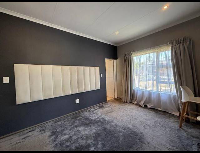 2 BEDROOM PROPERTY TO RENT IN VICTORY PARK
